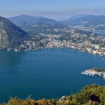Lugano: veduta panoramica. Nella foto una veduta panoramica sul luganese, la città di Lugano, il monte San Salvatore ed il lago Ceresio.© Ti-Press / Davide Agosta